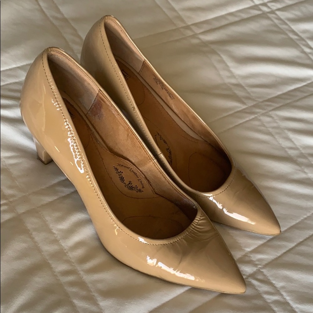 Sofft nude point heels